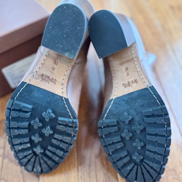 Authentic Coach Adele Sydney Leather, Size 8 M, Color Saddle Brown - Picture 4 of 5